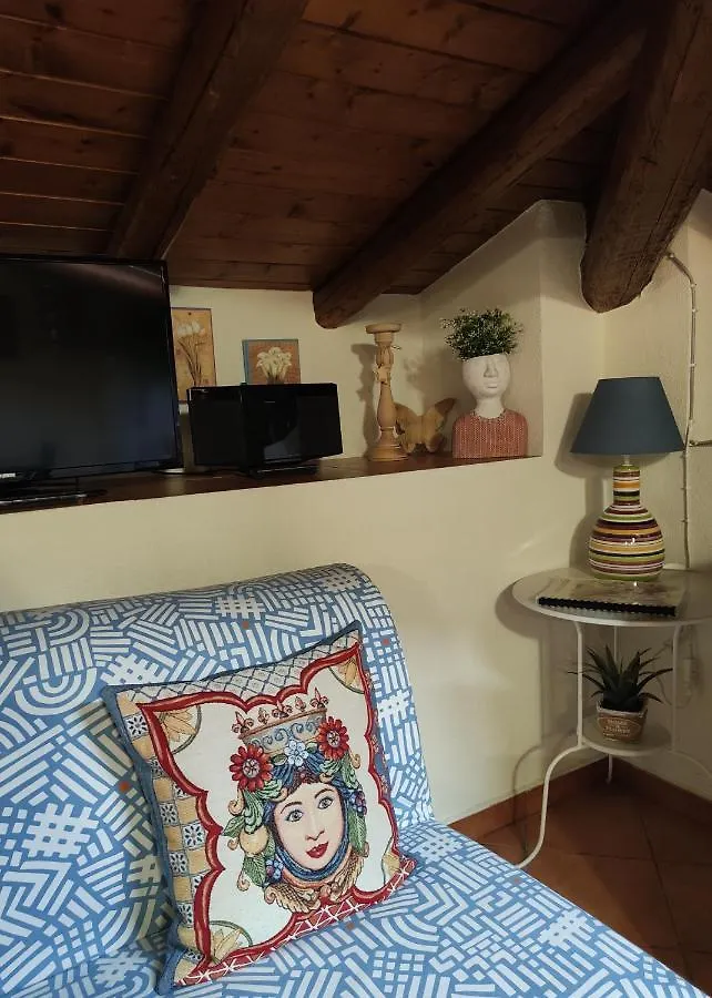 Apartment La Mansarda Di Ninni Catania